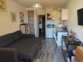 Studio centre port Gruissan, piscine, tennis, 2/3 pers - FR-1-796-31